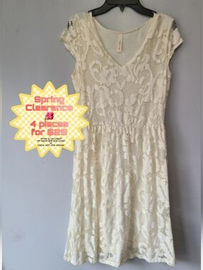 Gilli Cream Lace Midi Dress